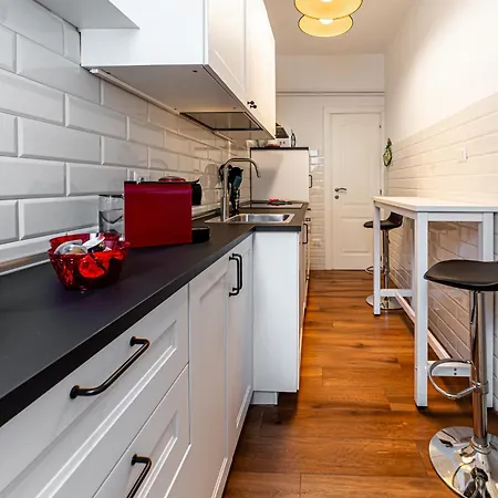 Claudia Flat - Metro Basilica San Paolo Apartamento