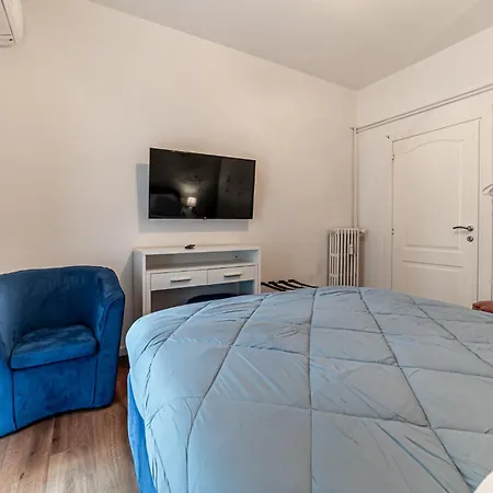 Claudia Flat - Metro Basilica San Paolo Apartamento