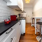 Claudia Flat - Metro Basilica San Paolo 아파트